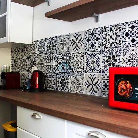 P I G N E T O Renovated Flat *